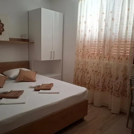 Апартаменти With Parking Space Igrane, Makarska - 13535 Ігране
